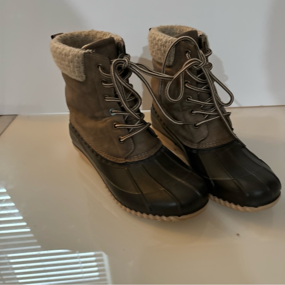 Women’s duck boots, brown and tan just above the ankle size 8